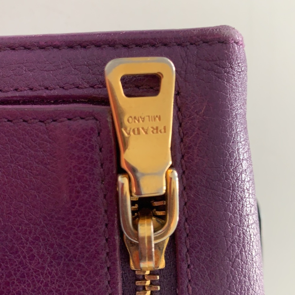 - Prada Wallet Authentic - image 5